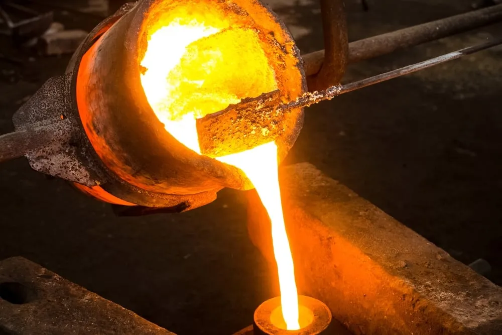 smelting alumina into aluminium